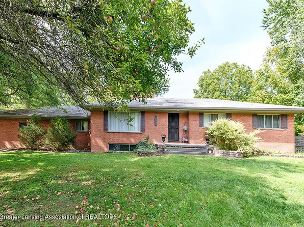 10525 Nixon Rd, Grand Ledge, MI 48837