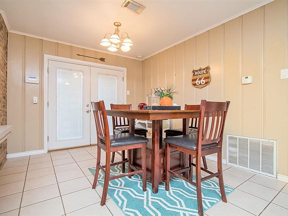 5th image of 905 Meadowbrook Dr