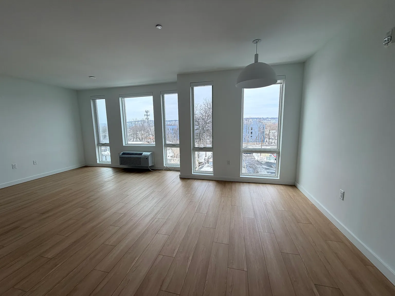 2 bed, 1058 sqft, $2,650 — Photo 3