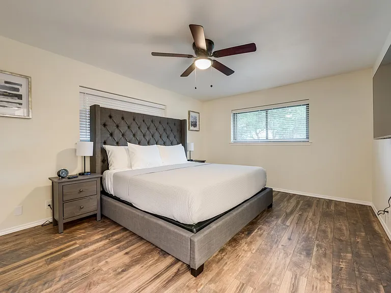7754 Querida Ln — Photo 32