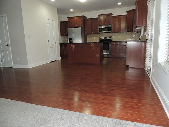 3rd image of 228 Wentworth Dr