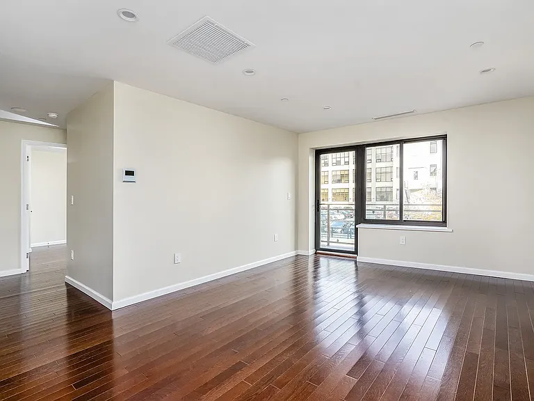 3119 37th Ave #5B — Photo 1