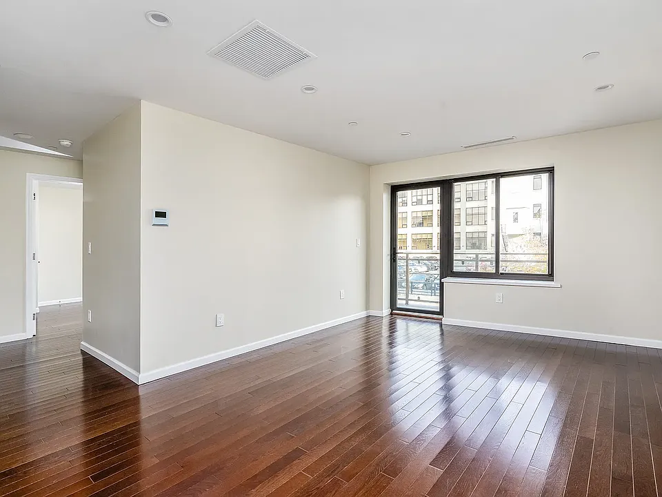 3119 37th Ave #5B