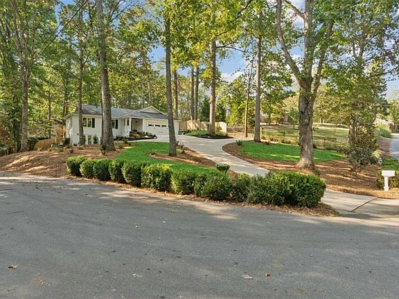 2nd image of 7790 Chestnut Hill Rd