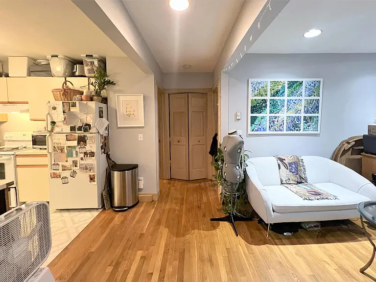 43 Ivaloo St #4 — Photo 4