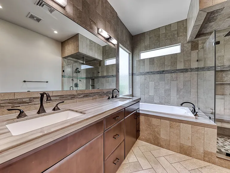 2122 Mooreview St #1 — Photo 19