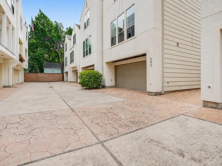 906 Patterson St — Photo 33
