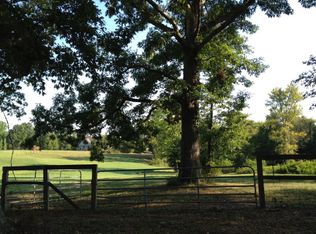 945 Stillwater Dr, Paris, TN 38242