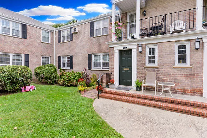 2 bed, $2,975 — Photo 2