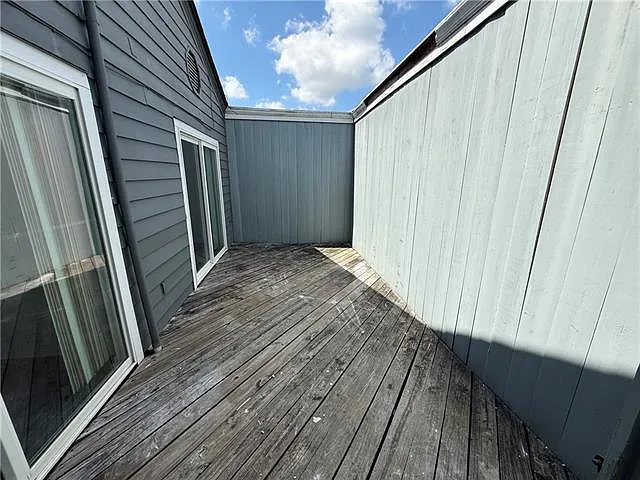 4300 S Claiborne Ave — Photo 5