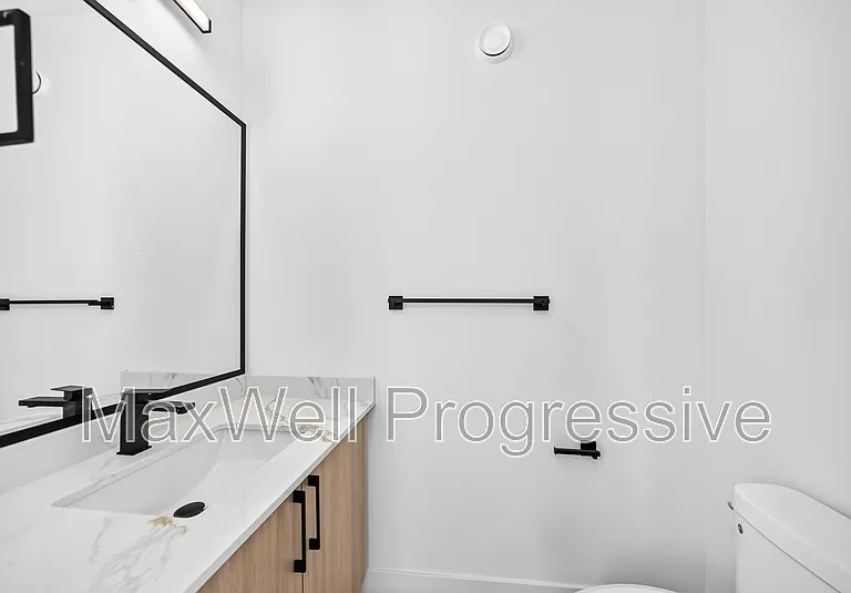 14510 95th Ave NW #MAIN FLOOR — Photo 21