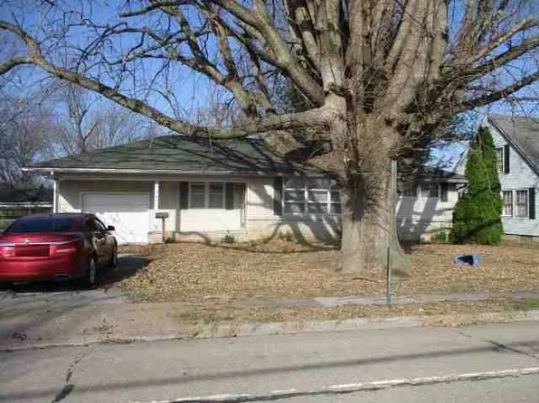 305 S Delmar Ave, Hartford, IL 62048