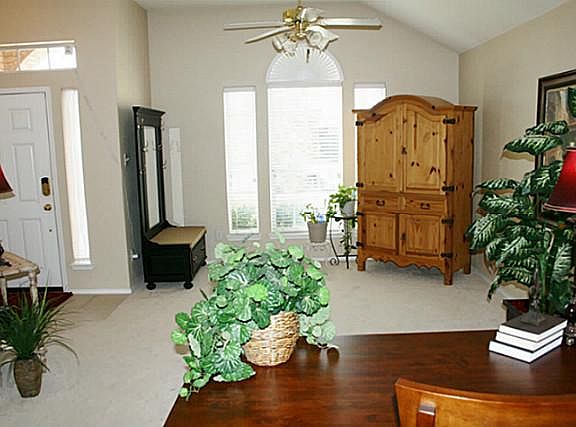 3rd image of 10608 Braewood Dr