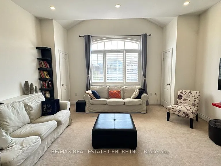 13 Alister Dr #MAIN UPPER — Photo 34