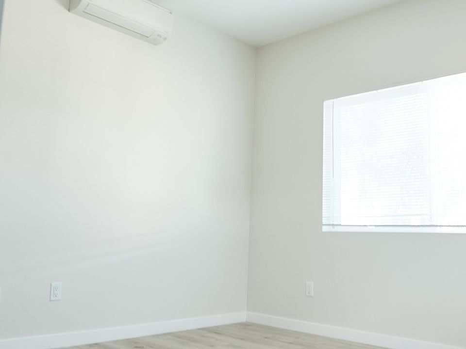 1st image of 3417 31st St