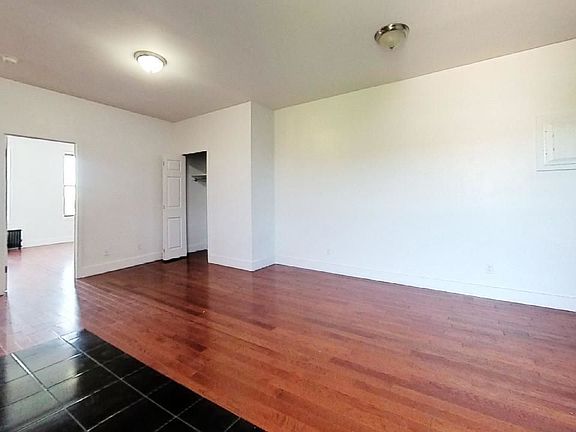 3rd image of 86-50 77th St #6HH
