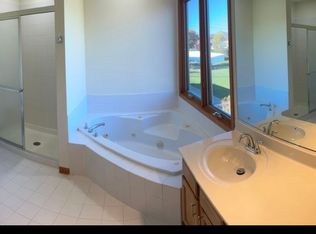 359 Gilbert Dr, Wood Dale, IL 60191