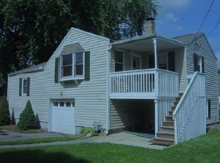 912 White Ln, Ottawa, IL 61350