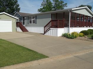 2405 Canyon Street Sw, Cedar Rapids, IA 52404