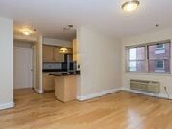 3rd image of 70 S Munn Ave APT 313