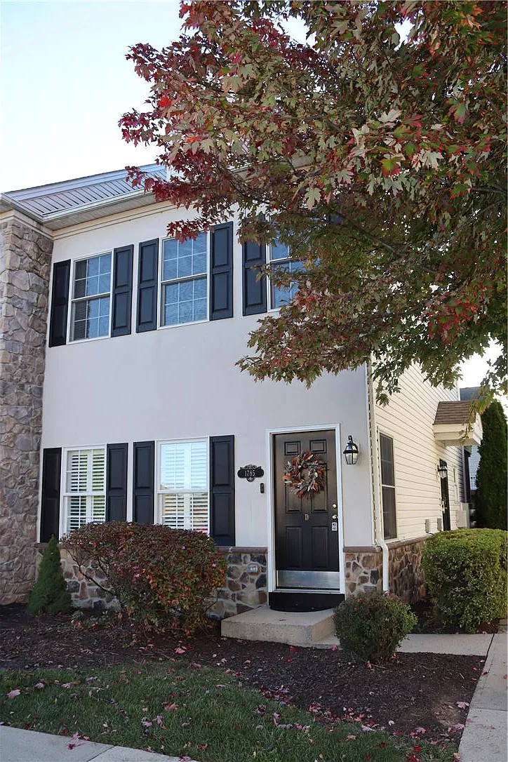 2 bed, 2.5 bath, 1504 sqft, $2,500 — Photo 1