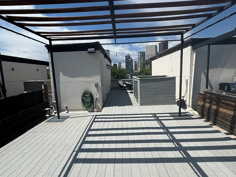 441 24th St — Photo 36