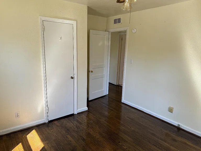 44 Forest Hill Ave NE — Photo 6