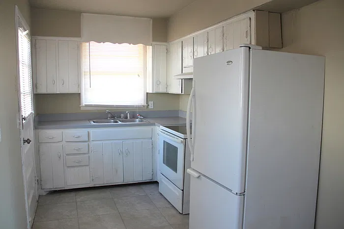 2 bed, 1.0 bath, 700 sqft, $1,095 — Photo 4