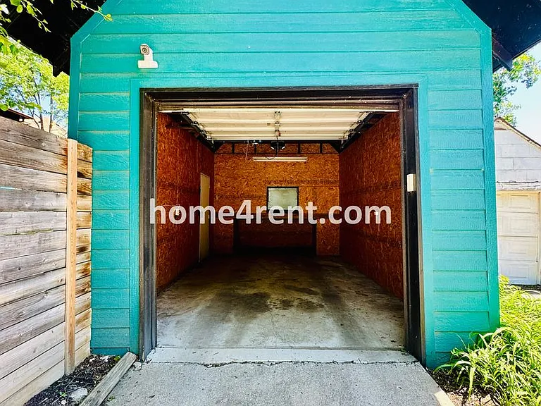 641 W 39th Ter — Photo 56