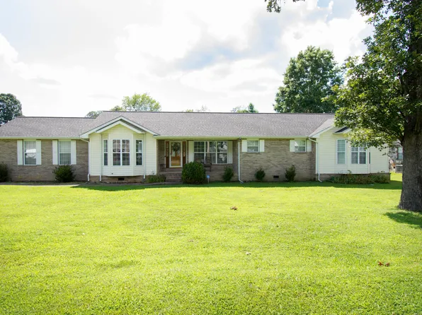 16 Dandelion Ln, Fort Oglethorpe, GA 30742
