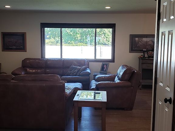 4th image of 819 Dixie Ave