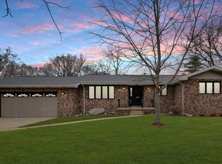 945 N Oakland Ave, Decatur, IL 62522