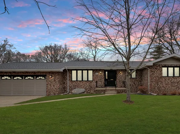 945 N Oakland Ave, Decatur, IL 62522