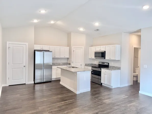 1424 N Azena St, Andover, KS 67002