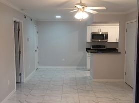 2937 Winkler Ave, Fort Myers, FL