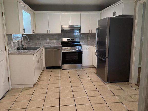 4th image of 701 11th Ave S