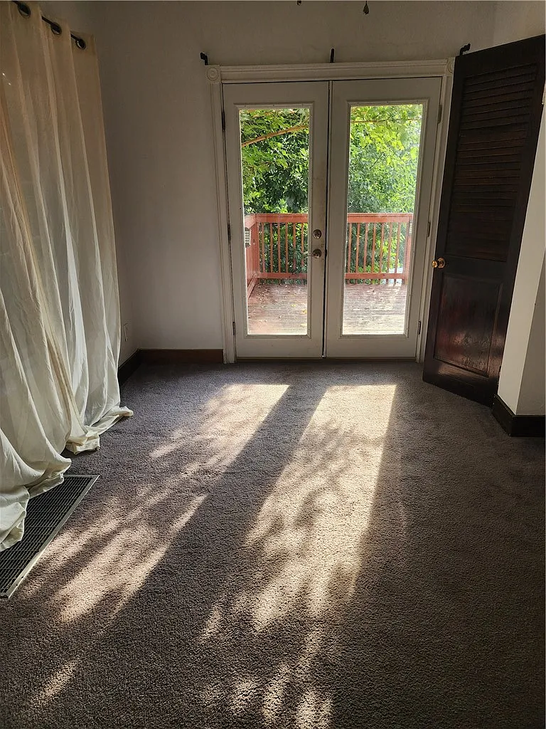 2 bed, $1,600 — Photo 4
