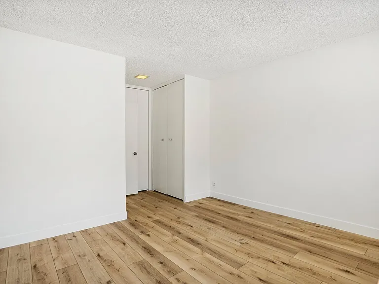 9000 Clifton Way — Photo 10