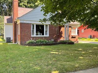 409 S Tompkins St, Howell, MI 48843