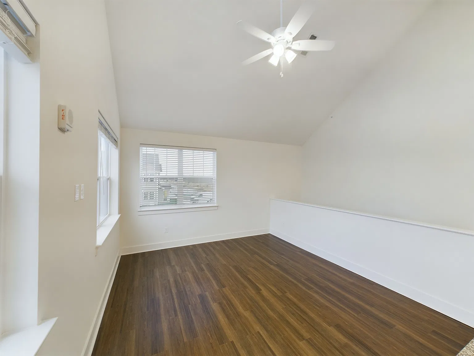2 bed, 1180 sqft, $2,169 — Photo 4