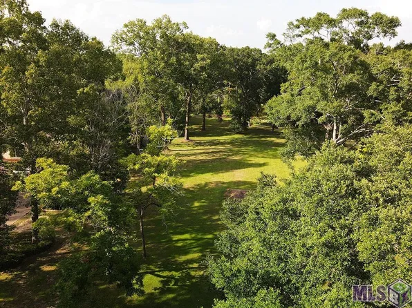 11917 Oak Shadow Dr, Baton Rouge, LA 70810