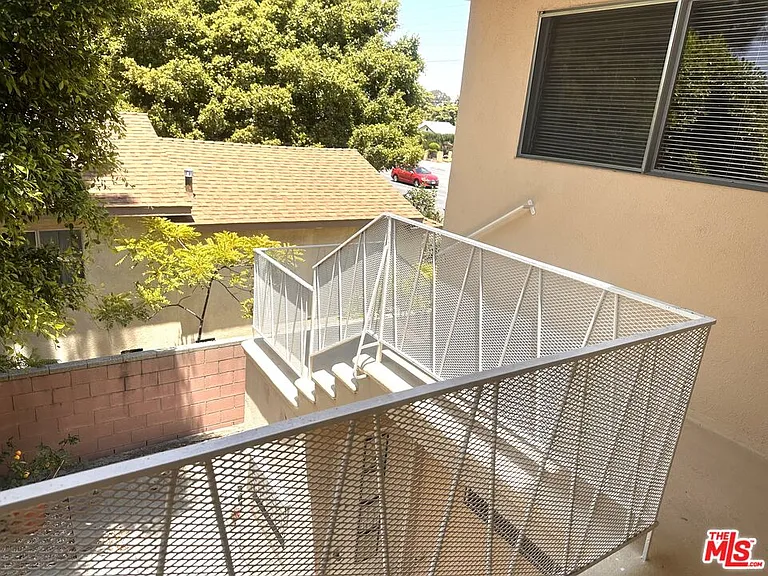 5411 S Centinela Ave #3 — Photo 1