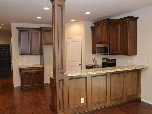 5th image of 6709 NE 56th Way