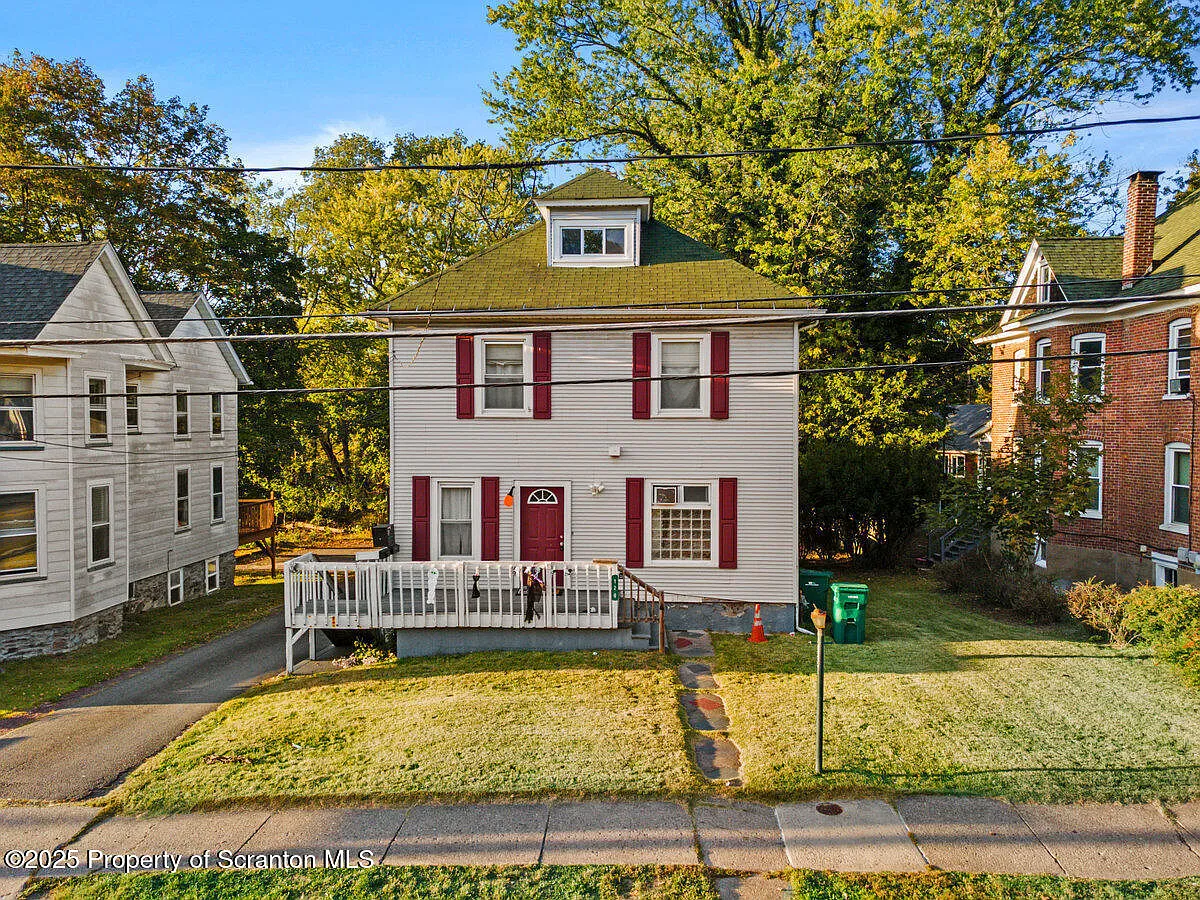 2 bed, 1.0 bath, 900 sqft, $1,500 — Photo 1
