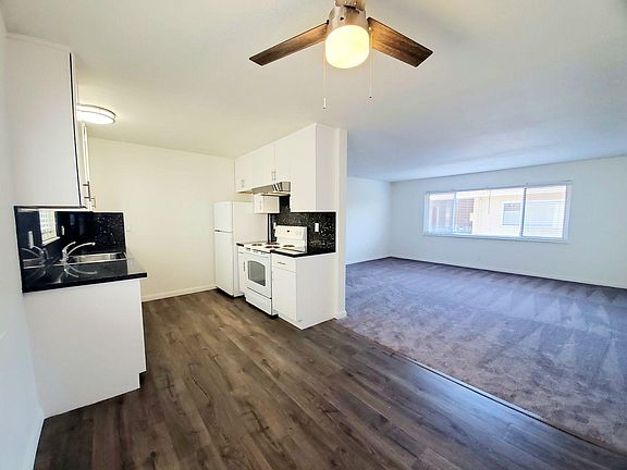 4th image of 1915 Murchison Dr Unit 10