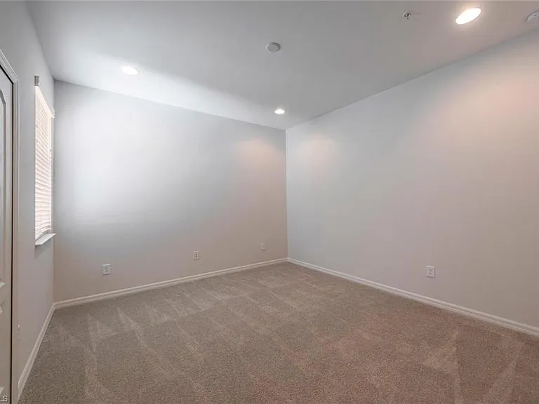 6972 Avalon Cir #1007 — Photo 9
