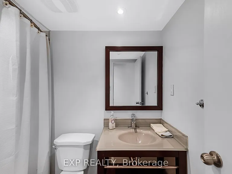 15390 Yonge St #104 — Photo 15