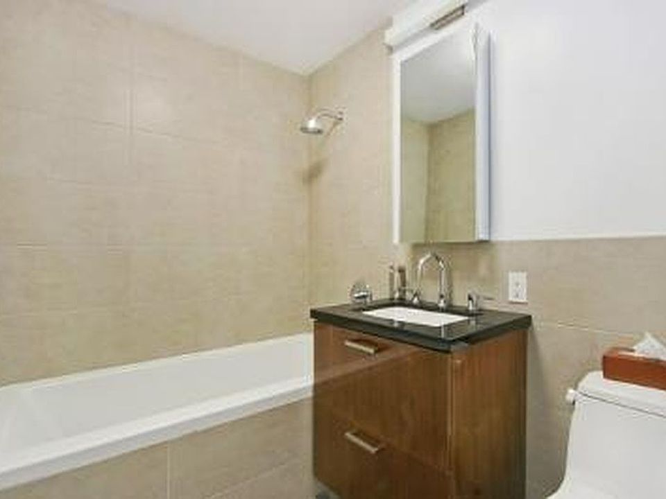 1st image of 253 4th Ave Unit 4C