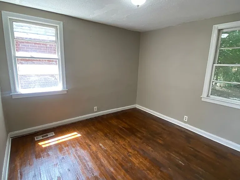 1035 Fisk Ave — Photo 7