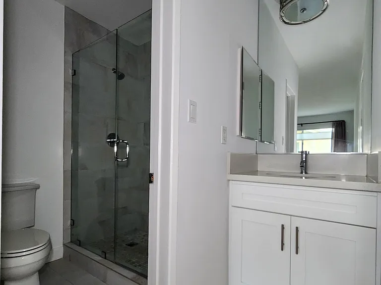 12340 Rochester Ave — Photo 9